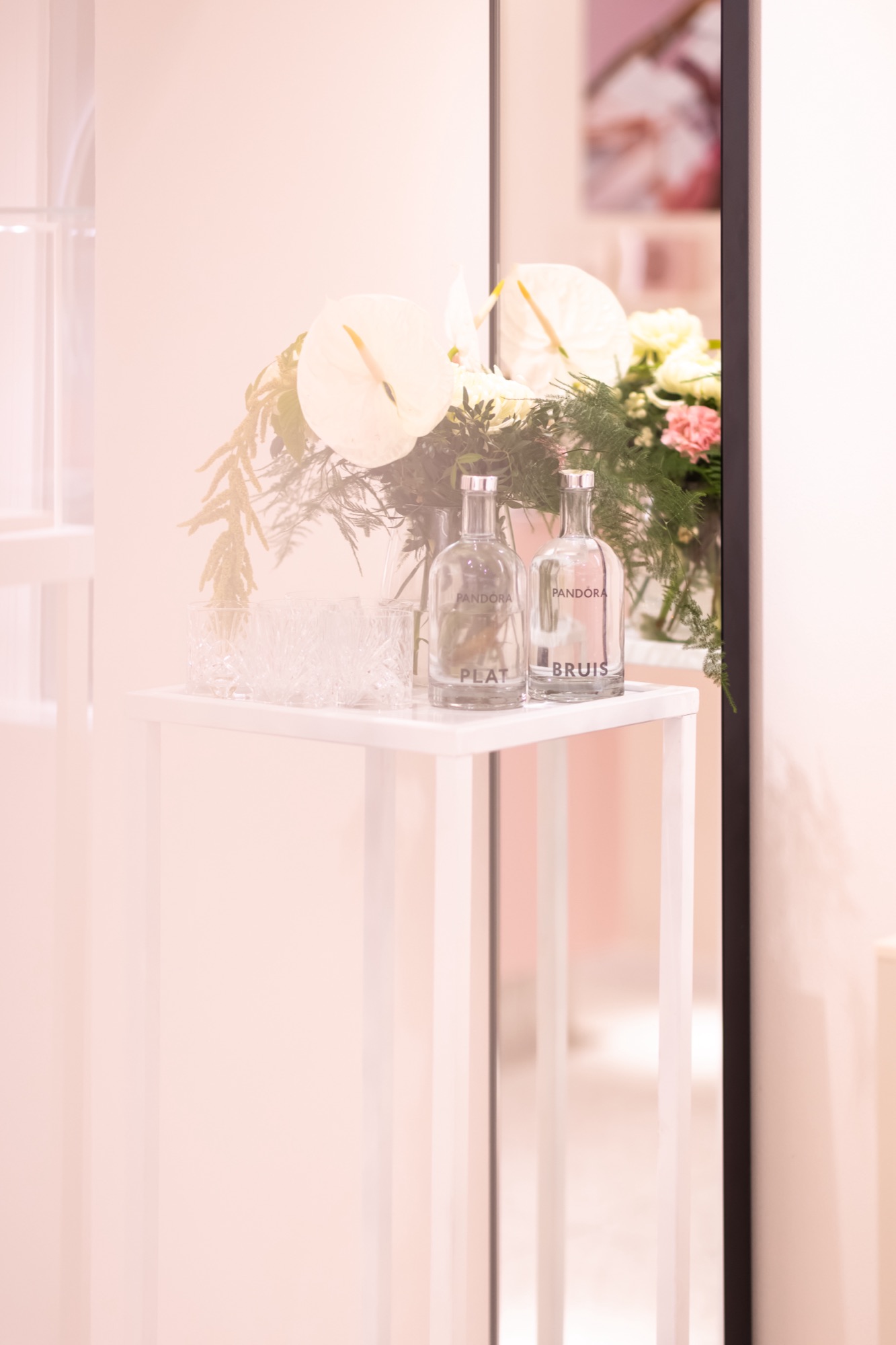 Florals and styling in the PANDORA store